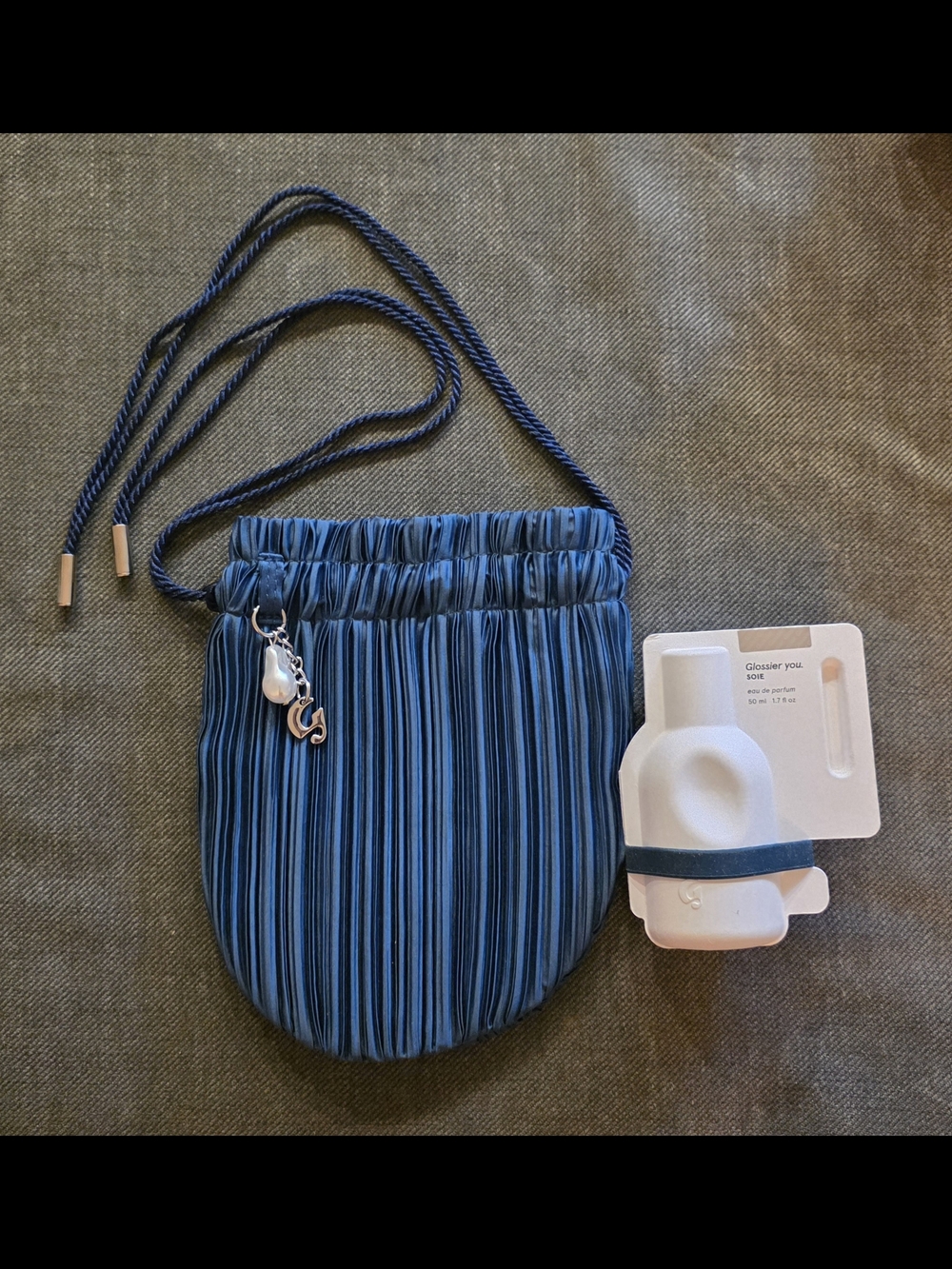 Glossier Soie Perfume & Pleated Drawstring Pouch